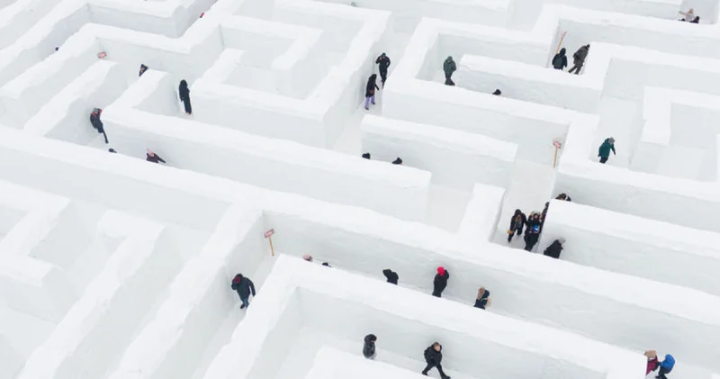 Avrupa nın en büyük kar labirenti turistlerin ilgisini çekiyor