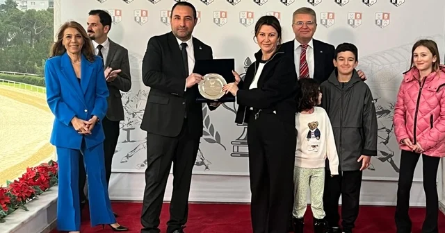 TSYD İzmir Koşusu nda zafer Queen Sev in İzmir Haberleri