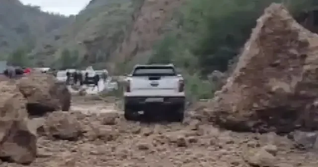 Isparta karayolunda heyelan meydana geldi VİDEO İZLE