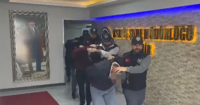 İzmir deki bıçaklı cinayete ilişkin 4 tutuklama İzmir Haberleri