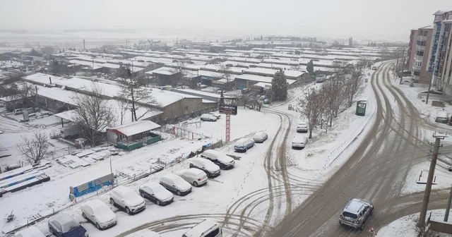 Keşan da etkili olan kar yağışı nedeniyle taşımalı eğitime 1 gün ara verildi Edirne Haberleri