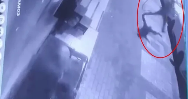 Park halindeki otomobillerin aynalarını kırıp, kaportalarını çizdiler Bursa Haberleri