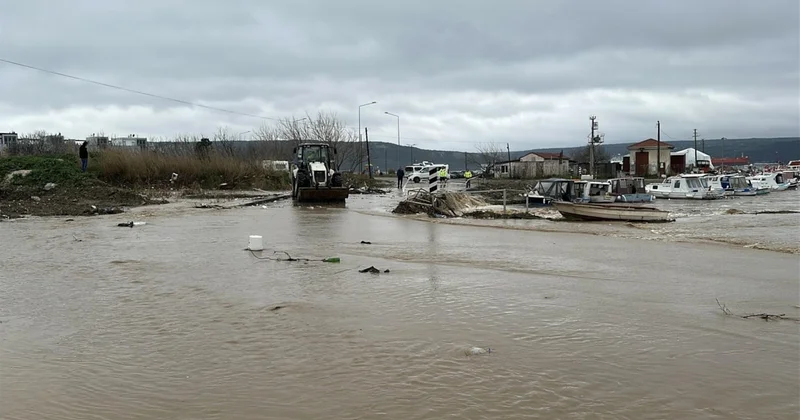 Kepez Çayı yine taştı! Sahil yolu sular altında kaldı Sözcü Gazetesi