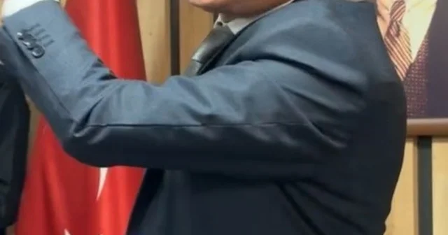 Koçarlı Belediye Meclisi nde gergin anlar Belediye Başkanı, öfkelendiği meclis üyesine küfredip salondan attırmak istedi Aydın Haberleri