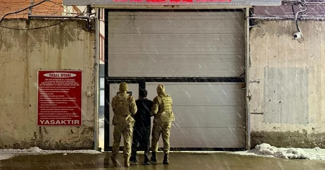 Jandarmadan düzensiz göçmen operasyonu; 7 düzensiz göçmen, 4 organizatör yakalandı Erzurum Haberleri