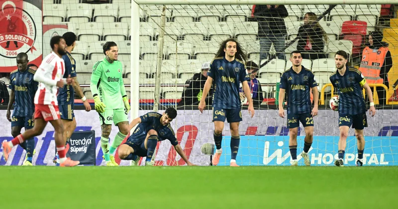 Fenerbahçe, 3. kez 2 0 geriye düştüğü maçta puan aldı! Beşiktaş Haberleri