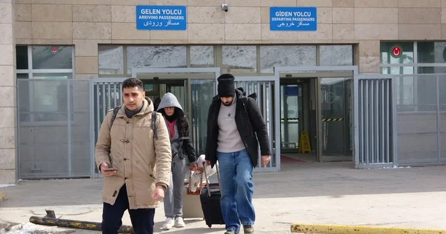 Kapıköy Gümrük Kapısı nda geçişler kontrollü sürüyor Van Haberleri