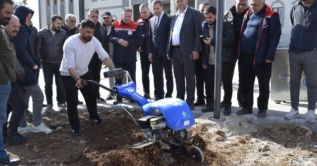 Dicle de modern bağcılığa yönelik çiftçilere tarım aletleri dağıtıldı Diyarbakır Haberleri
