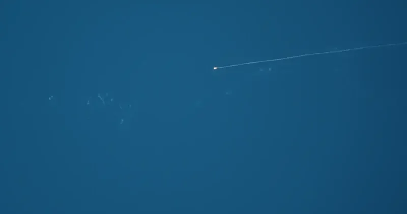 İran Hayber Şiken füzesiyle İsrail’de bazı noktaları hedef aldığını duyurdu Dünya Haberleri