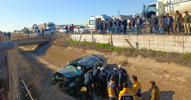 Hafriyat kamyonuyla çarpışıp kanala uçan otomobilin sürücüsü öldü Şanlıurfa Haberleri