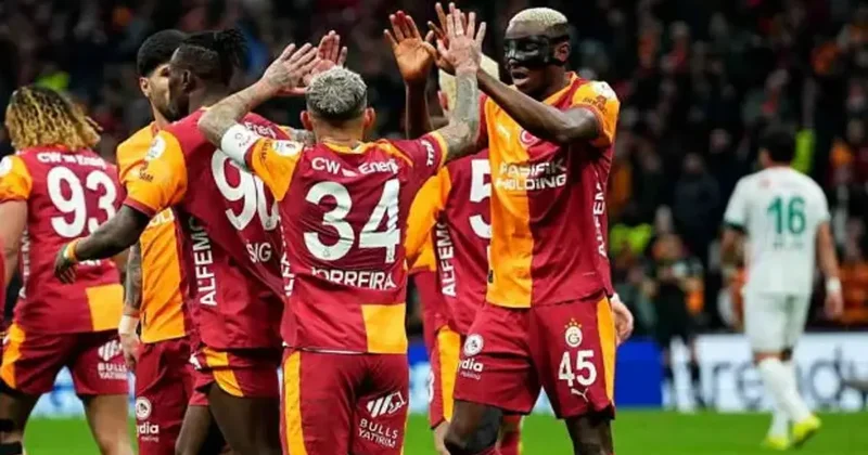Ayrılığı aklından bile geçiremeyecek! Galatasaray dan Torreira planı