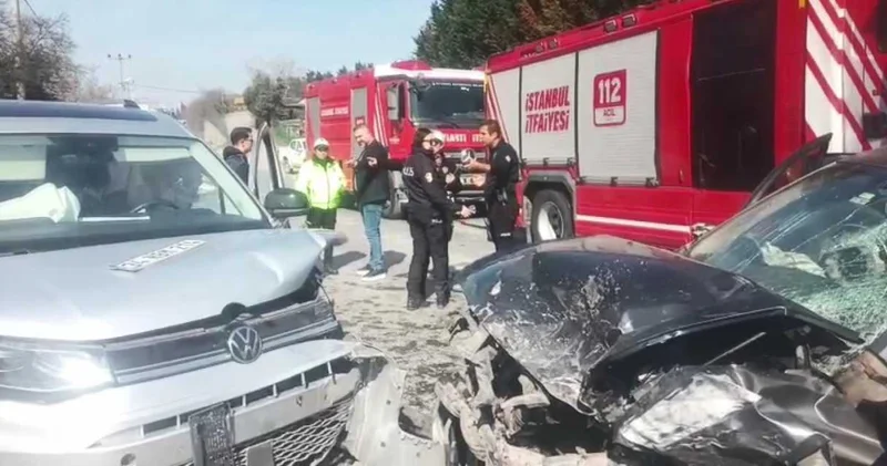 Arnavutköy de kafa kafaya çarpışma! 1 ölü 2 yaralı