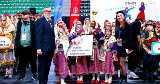 Halk oyunlarında okullar sahne aldı Denizli Haberleri
