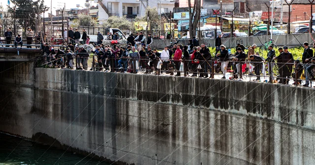 Adana da av yasağının başladığı gün oltacıların köprüdeki yoğunluğu Galata yı andırdı Adana Haberleri