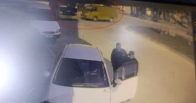 Minibüs, özel halk otobüsüne yandan çarptı: 3 yaralı Bursa Haberleri