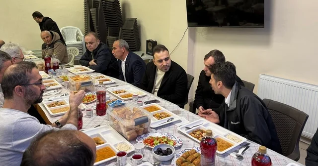 Vezirköprü de mahalle sakinleri ramazan boyunca aynı sofrada buluşuyor Samsun Haberleri