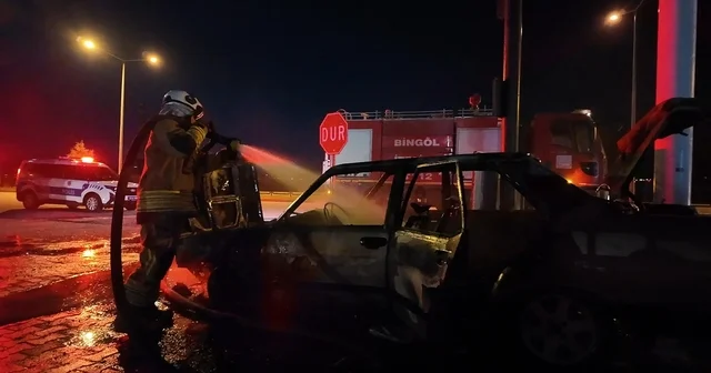 Bingöl de sanayide çalıştırılmak istenen otomobil yandı Bingöl Haberleri
