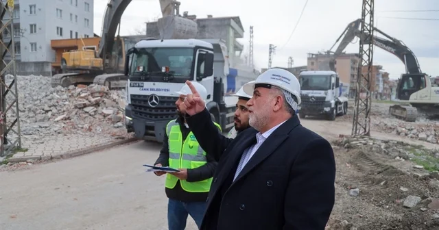Canik te depreme dayanıksız 741 bina yıkılıyor Başkan Sandıkçı: Depreme dayanıksız 741 binanın yıkım çalışmalarına devam ediyoruz Samsun Haberleri