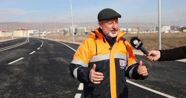 Başkan Çolakbayrakdar: İlk ve tek çevreci asfalt freze aracımızla doğayı koruyor, ekonomiye güç katıyoruz Kayseri de ilk ve tek olan ve son teknolojiye sahip asfalt freze aracı Kayseri Haberleri