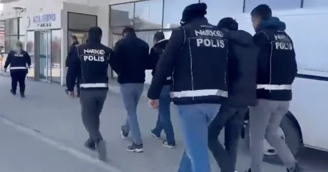 Şüphe üzerine durdurulan araçtan uyuşturucu çıktı: 2 tutuklama Kastamonu Haberleri