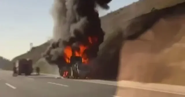 Kuzey Marmara Otoyolu nda beton pompası alev alev yandı VİDEO İZLE