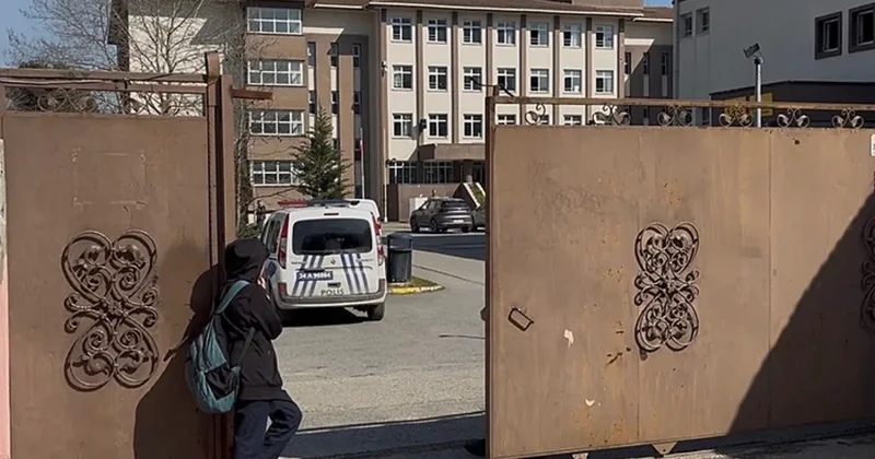Acı haber geldi! Lisede öğrencisi tarafından bıçaklanan öğretmen hayatını kaybetti