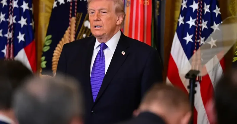 Herkes Trump ın boynundaki yaraya odaklandı