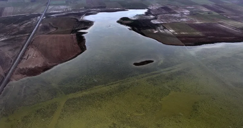 41 yıl önce kuraklık vardı: Şimdi yağmur suları yolları kapladı