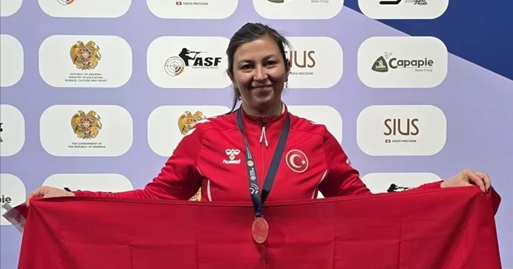 Milli atıcı Elif Duygu Eren, Avrupa üçüncüsü oldu!