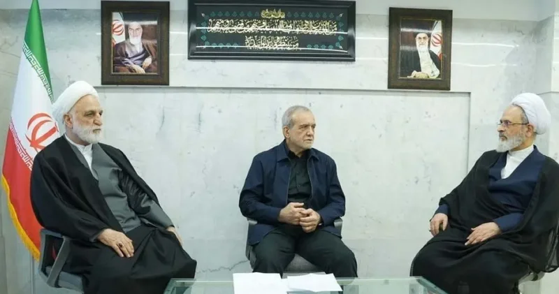 Son dakika İran liderlik konseyinden ilk fotoğraf