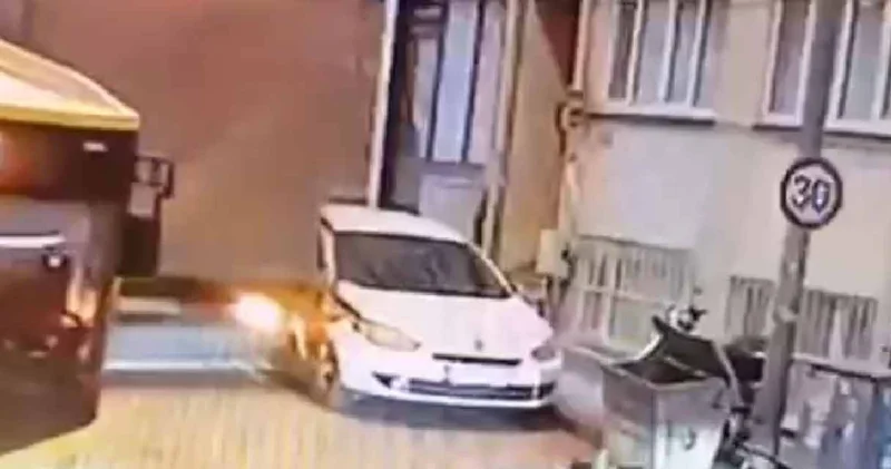 Yol vermek isterken kaza yaptı: O anlar kamerada