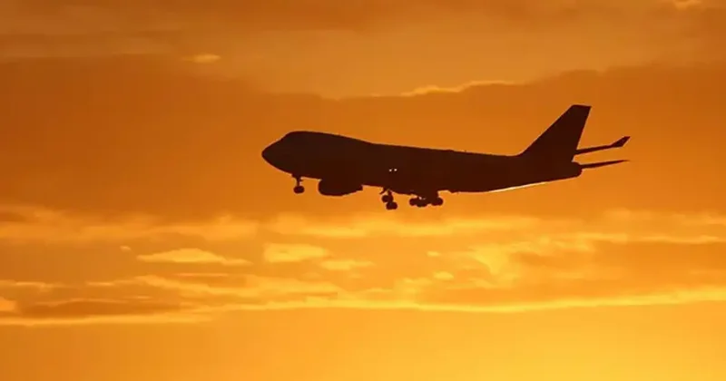 Orta Doğu hava trafiğinde kaos! 3 bin 400 uçuş iptal, 300 bin yolcu mahsur...