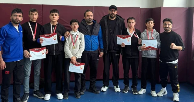 Çataklı öğrenciler Muay Thai İl Şampiyonası nda derece elde etti Van Haberleri