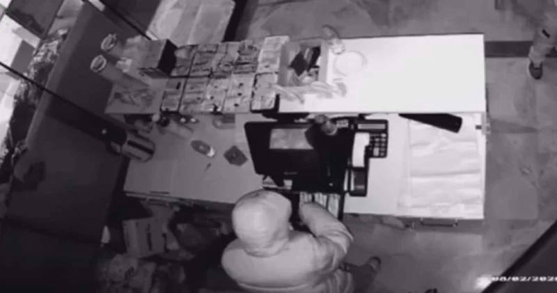 20 günde 2 kez soydular: Çocuklar önce parayı sonra kıyafetleri çaldı