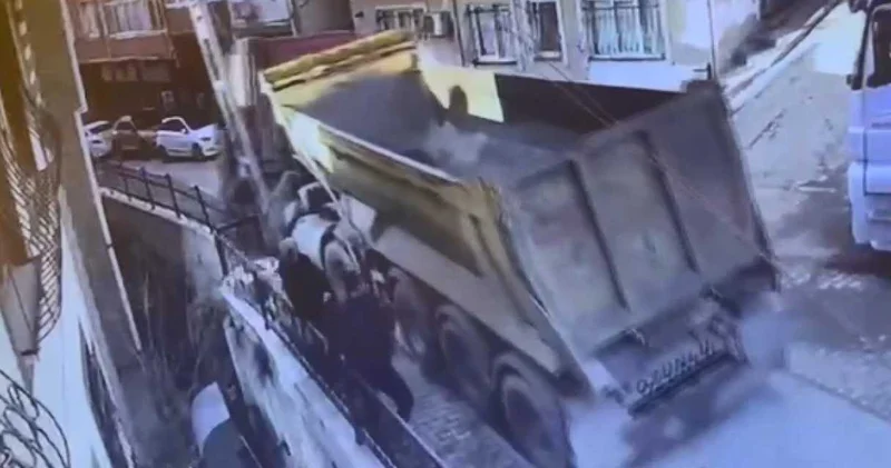 Kamyonu durdurmak istedi feci şekilde öldü! Önce sıkıştı sonra metrelerce yükseklikten düştü