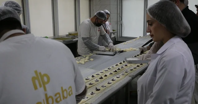 Tatlı imalathanelerinde Ramazan yoğunluğunda da hijyen ve kaliteden ödün verilmiyor Diyarbakır Haberleri