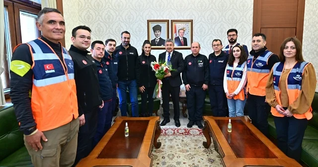 Vali Yılmaz dan deprem gerçeğiyle ilgili önemli mesaj; Toplumun afetlere karşı bilinçlendirilmesi ve hazırlıklı hâle getirilmesinin hayati bir gerekliliktir Eskişehir Haberleri