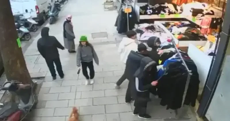 Gaziosmanpaşa da aynı mağazadan 1 ayda ikinci hırsızlık kamerada