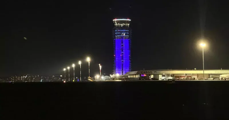 Dünya Otizm Farkındalık Günü’nde Sabiha Gökçen Havalimanı Kulesi mavi renkle aydınlatıldı