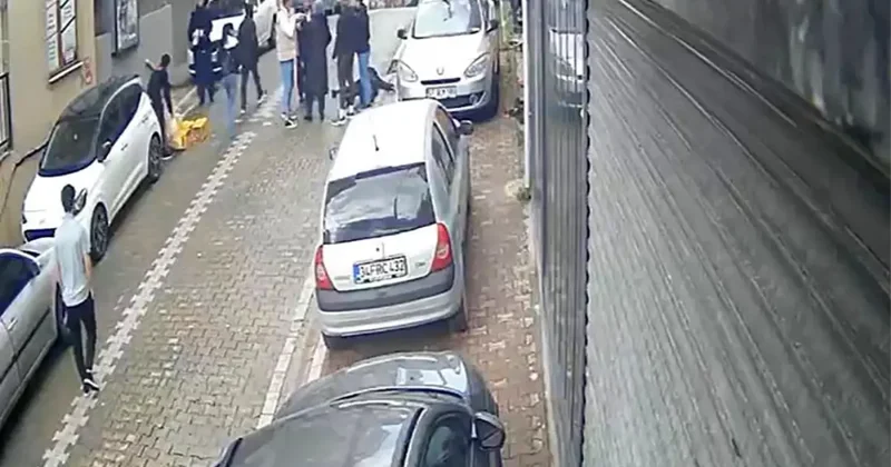 İşe giderken yakaladılar! 2 kadın 1 kadını bayıltana kadar dövdü