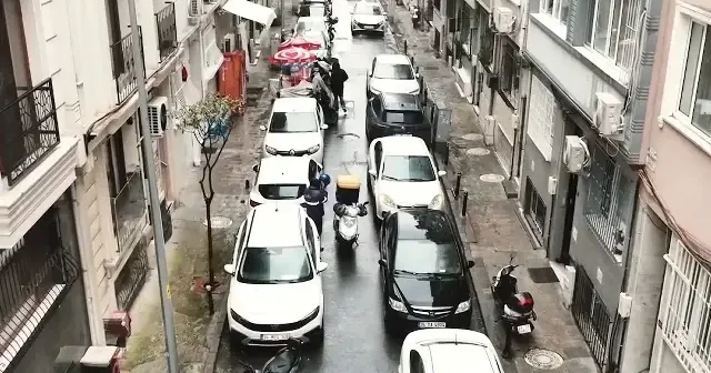 İstanbul un kanayan yarası otopark sorununa vatandaşlardan acil kodlu çağrı: Megakentte manzara içler acısı VİDEO İZLE