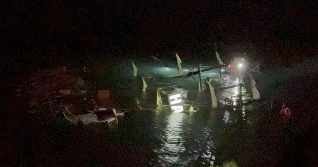 Fethiye de kayalıklara çarparak batan teknedeki 6 kişi kurtarıldı, 1 kişi kayıp Muğla Haberleri