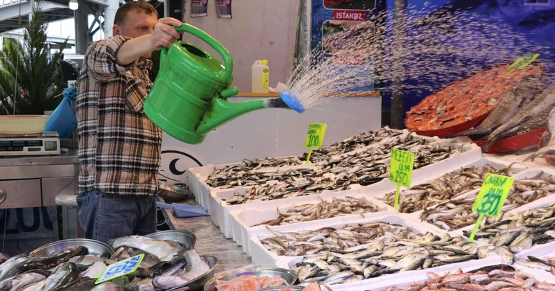 Balık pazarında sezon sonu hareketliliği: En ucuzu 200, en pahalısı 600 lira Sözcü Gazetesi