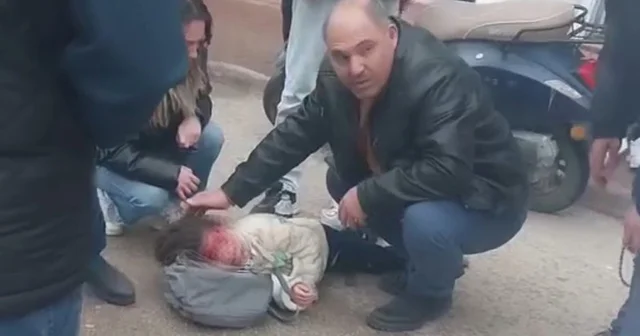 Devrilen motosikletteki kardeşler yaralandı; ağlayan çocuğu çevredekiler sakinleştirdi Bursa Haberleri