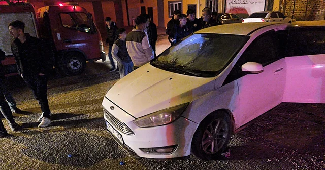 Şanlıurfa da park halindeyken yanan otomobilde hasar oluştu Şanlıurfa Haberleri