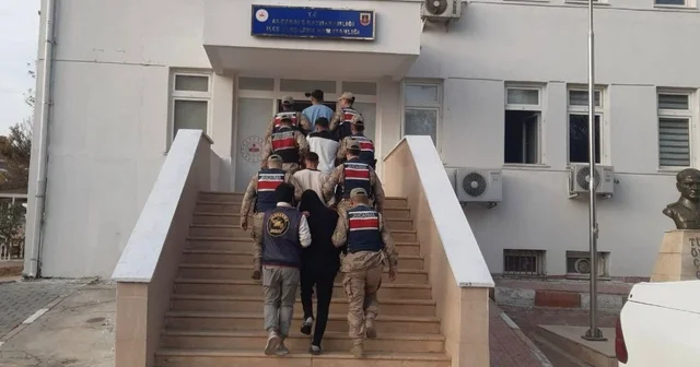 Şanlıurfa da göçmen kaçakçılığı operasyonu; 18 gözaltı Şanlıurfa Haberleri