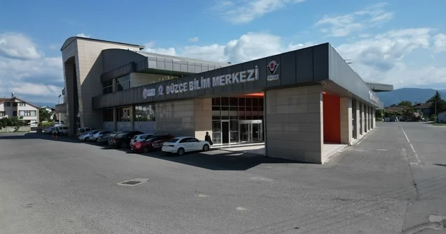 Düzce Belediyesi nden öğrencilere ve ailelere akademik destek Düzce Haberleri