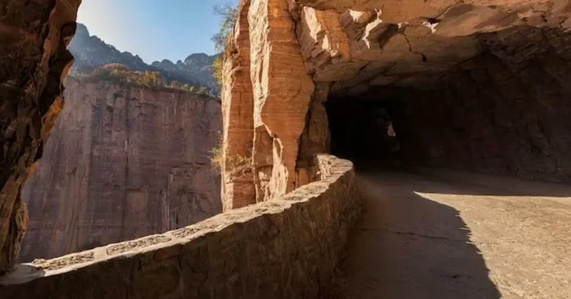 13 köylünün elleriyle yaptığı 1200 metrelik bu tünelde aşağı bakmak yürek istiyor: Sözcü Gazetesi