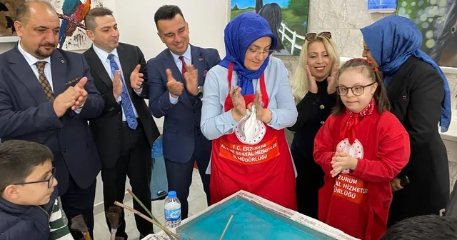 Erzurum da otizm farkındalığı için mavi balonlar gökyüzüne bırakıldı Erzurum Haberleri