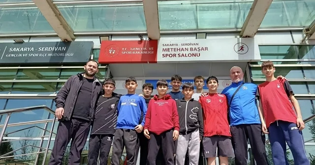 Yunusemreli güreşçiler Türkiye Şampiyonasına katılmaya hak kazandı Manisa Haberleri